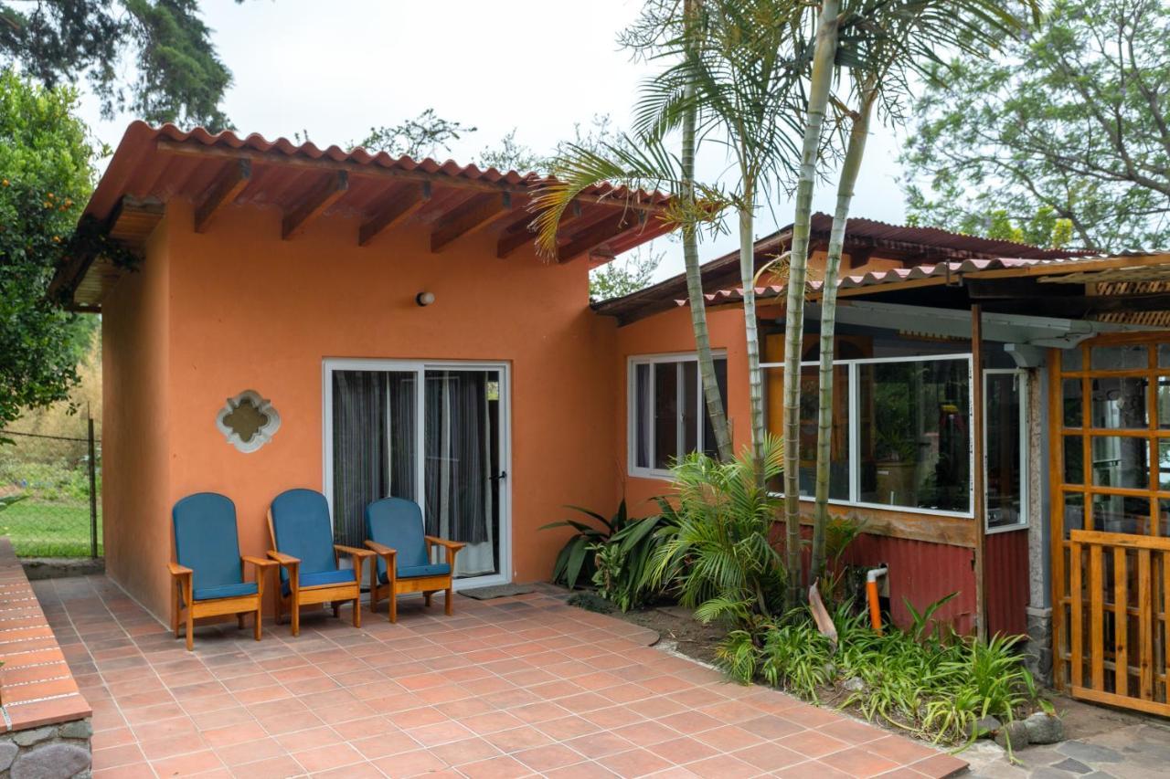 Lake Front Retreat At Los Elementos Santa Cruz La Laguna Eksteriør billede