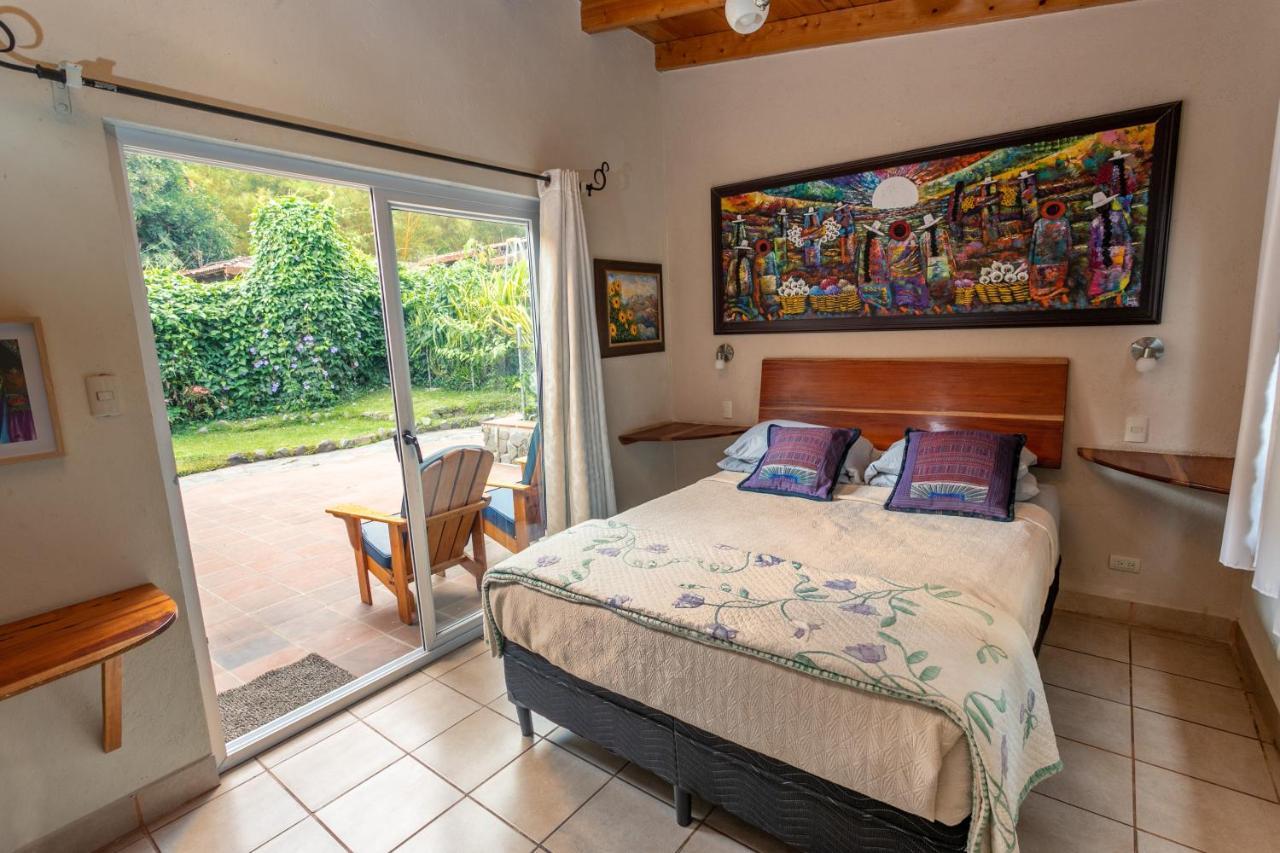 Lake Front Retreat At Los Elementos Santa Cruz La Laguna Eksteriør billede