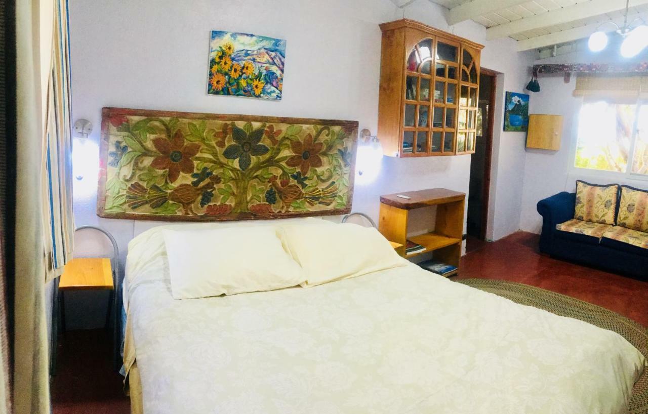 Lake Front Retreat At Los Elementos Santa Cruz La Laguna Eksteriør billede